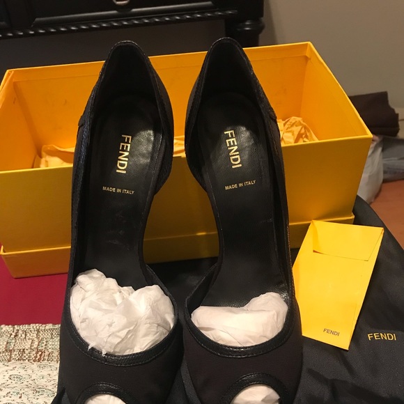 Fendi shoes - Picture 1 of 6